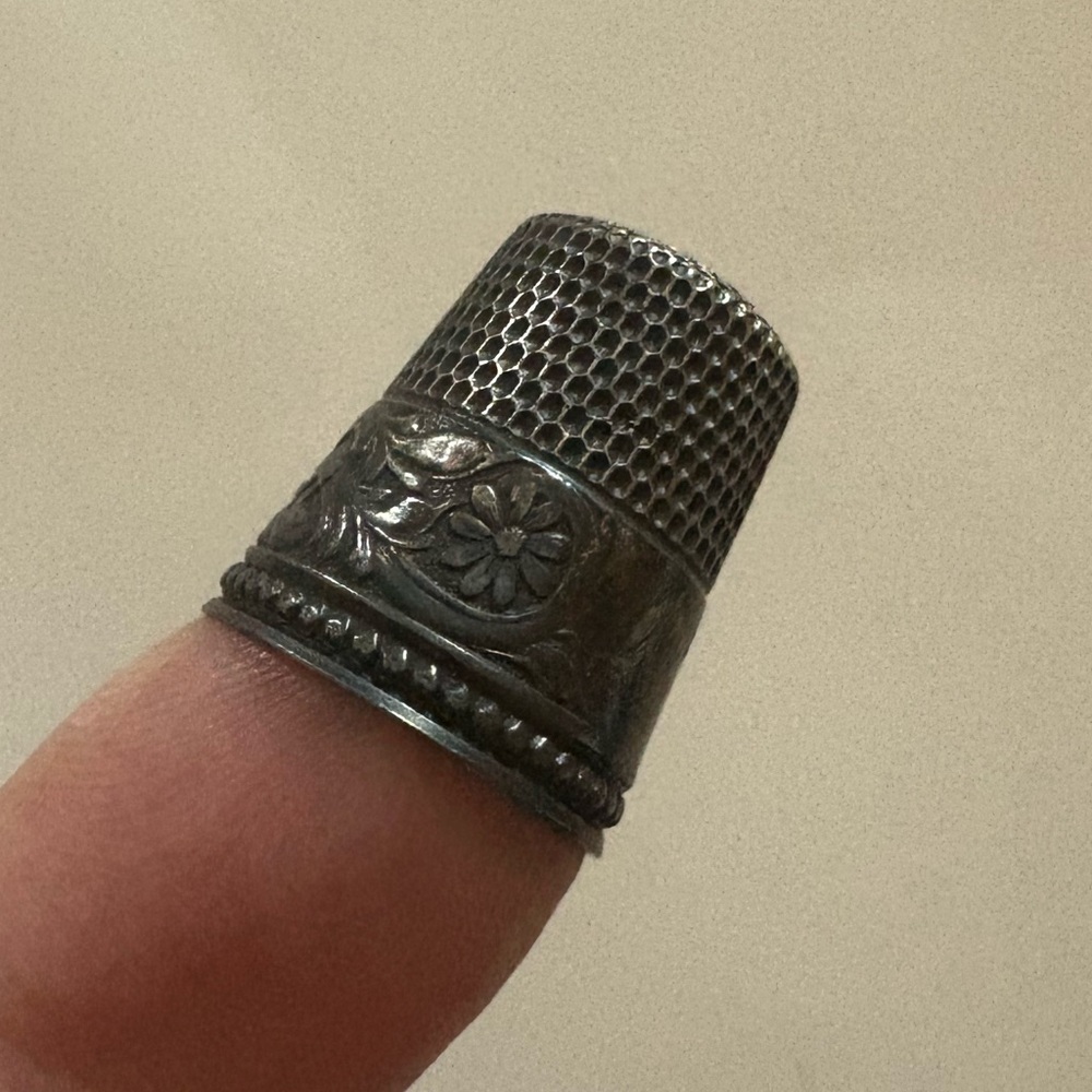 Antique Sterling Silver Size 9 Simons Bros Thimble Gothic S inside